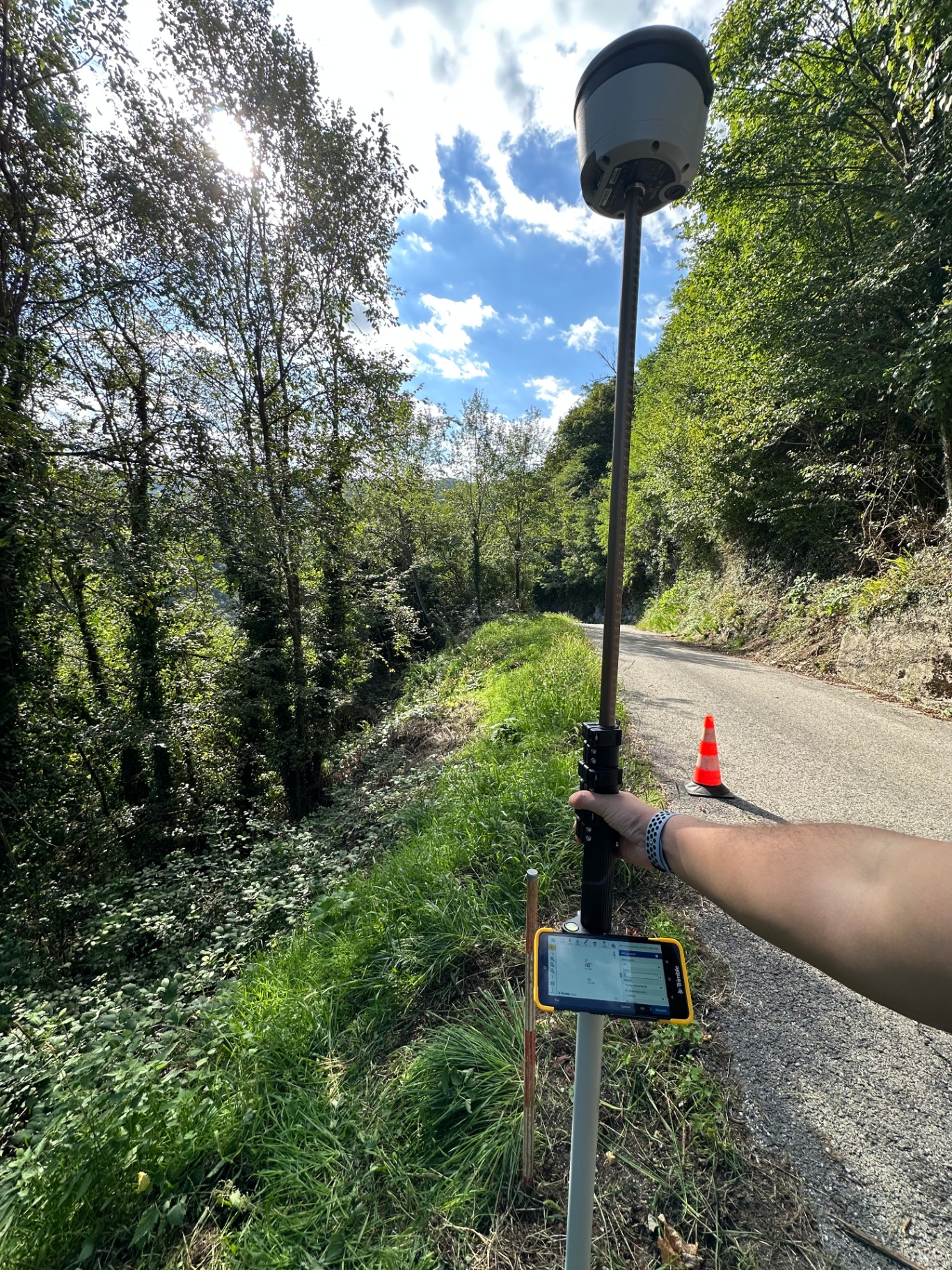 Rilievo GNSS RTK su strada di montagna