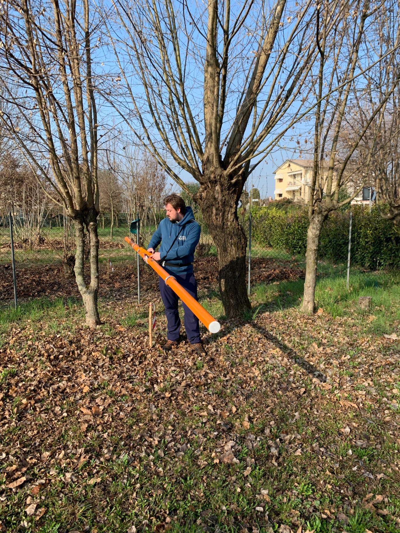 Rilievo elettromagnetico in giardino