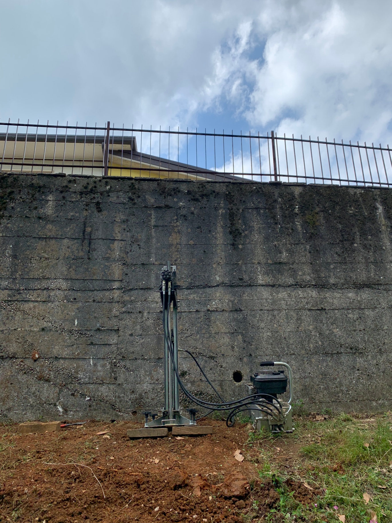 Prova DPM in prossimità di muro di contenimento